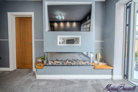 2 bedroom detached house for sale, Beldon Lane, Bradford BD7