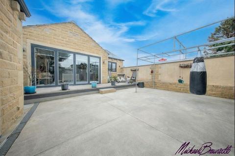 2 bedroom detached house for sale, Beldon Lane, Bradford BD7