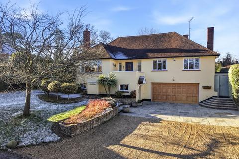 Manor Walk, Weybridge, Surrey KT13 8SD