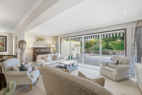 undefined, Manor Walk, Weybridge, Surrey KT13 8SD