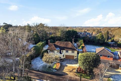 undefined, Manor Walk, Weybridge, Surrey KT13 8SD