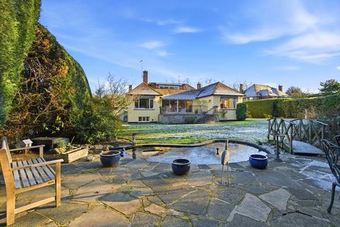 undefined, Manor Walk, Weybridge, Surrey KT13 8SD