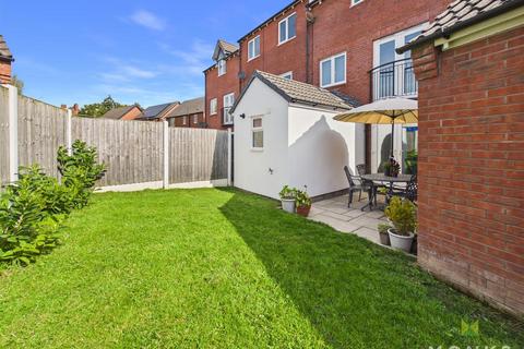3 bedroom townhouse for sale, Weaver Close, Oswestry