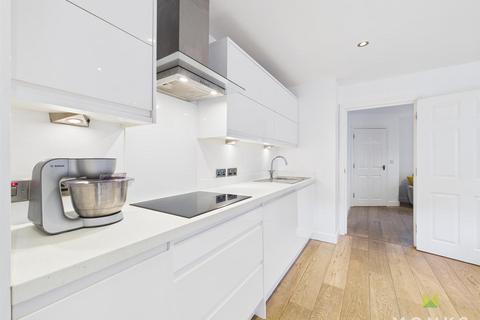 3 bedroom townhouse for sale, Weaver Close, Oswestry
