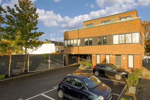 1 bedroom apartment for sale, Ashtead Village