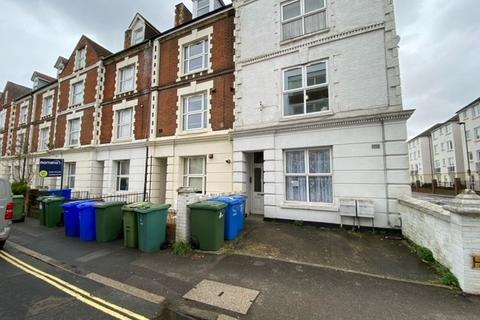 2 bedroom flat to rent, Arthur Street, Aldershot, GU11