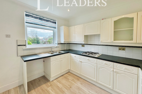 2 bedroom flat to rent, Crescent Road, IP11