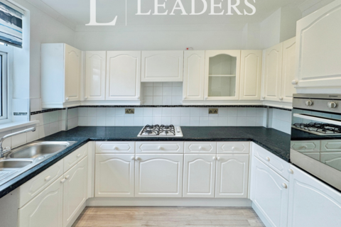2 bedroom flat to rent, Crescent Road, IP11
