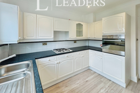 2 bedroom flat to rent, Crescent Road, IP11