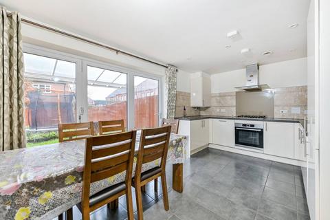 undefined, Finefield Walk, Slough, SL1