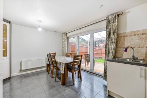 4 bedroom terraced house for sale, Finefield Walk, Slough, SL1