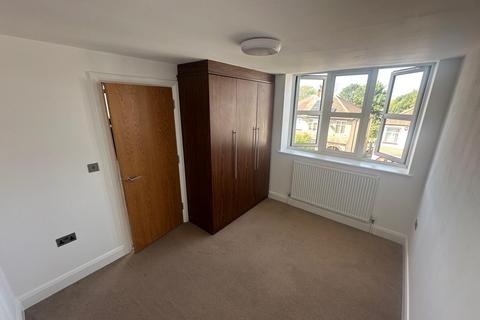 3 bedroom flat to rent, Wilson Gardens, Harrow HA1