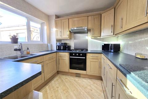 3 bedroom property for sale, Steeplefield, Leigh-on-Sea, Essex, SS9