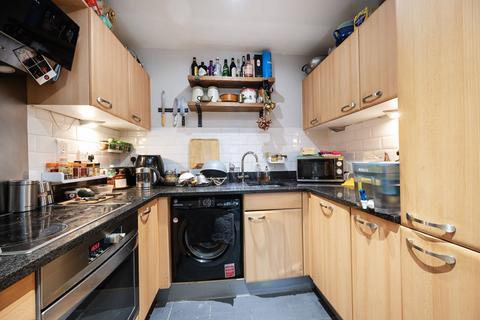 2 bedroom flat to rent, Morton Close, Whitechapel, London, E1
