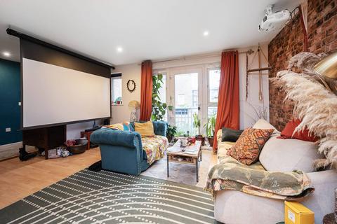 undefined, Morton Close, Whitechapel, London, E1