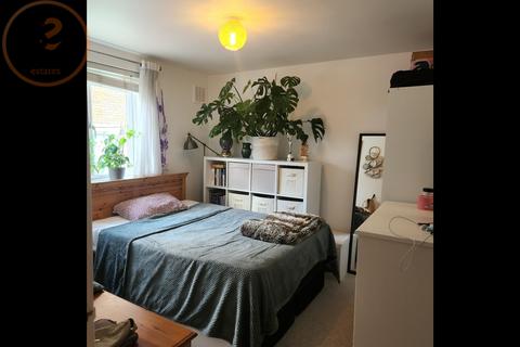 1 bedroom in a house share to rent, Leyton Road, London