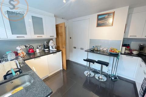1 bedroom in a house share to rent, Leyton Road, London
