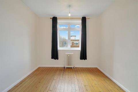 undefined, Ormonde Court, Upper Richmond Road, Putney