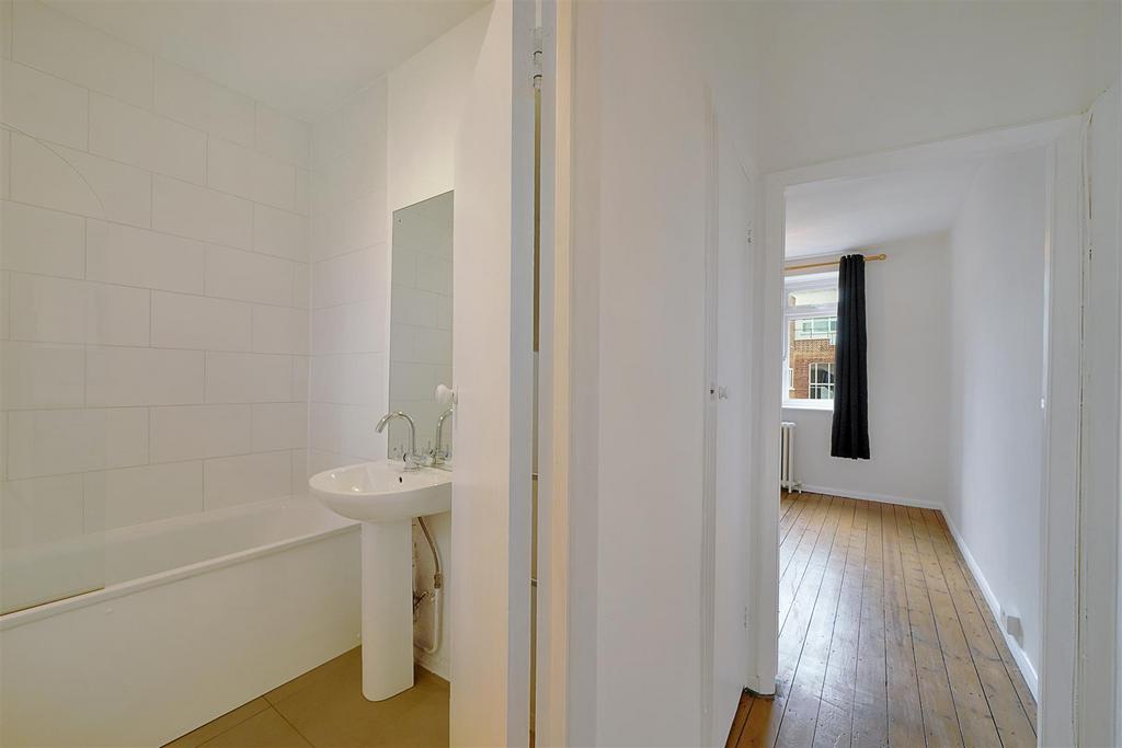 Flat 111, Ormonde Court - wc Cj OHm Tr WP7 Tgma Vn Tg.jpg