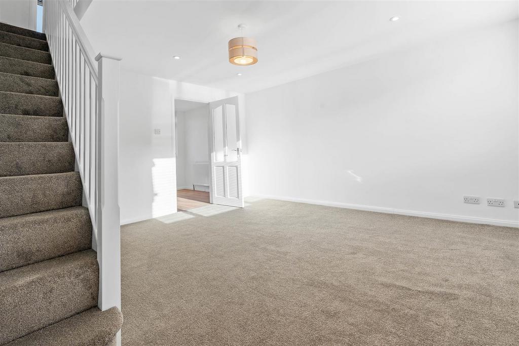 28 Blandford Drive (7 of 23).jpg
