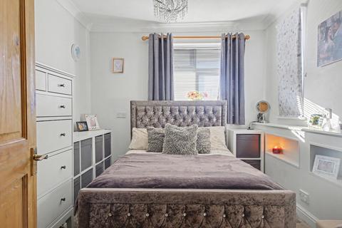 2 bedroom flat for sale, Victoria Road, Southampton SO32