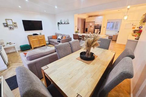 3 bedroom semi-detached house for sale, Spindlewood Road, Wigan WN3