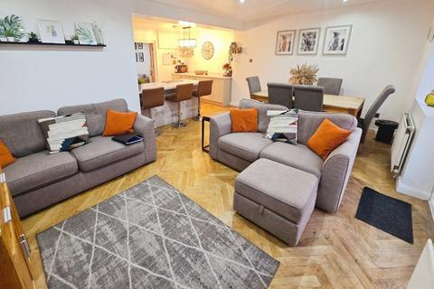 3 bedroom semi-detached house for sale, Spindlewood Road, Wigan WN3
