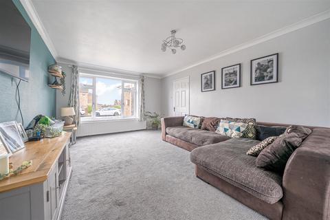 4 bedroom detached house for sale, Prinknash Road, Bedford