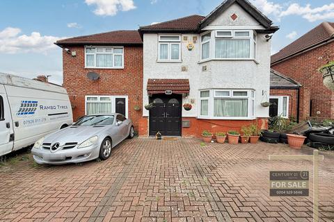 undefined, Waye Avenue, HOUNSLOW TW5