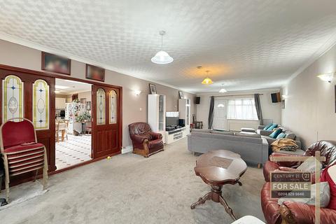 undefined, Waye Avenue, HOUNSLOW TW5