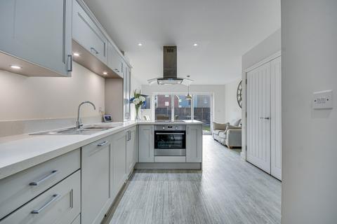 3 bedroom terraced house for sale, Joseph Prentice Way, Beaulieu, Chelmsford