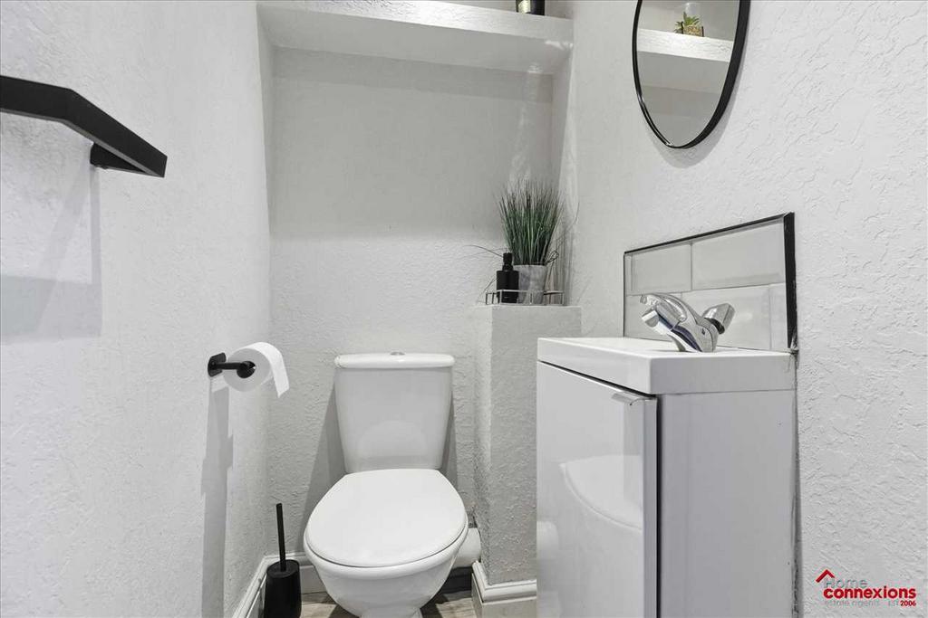 Lower Level WC