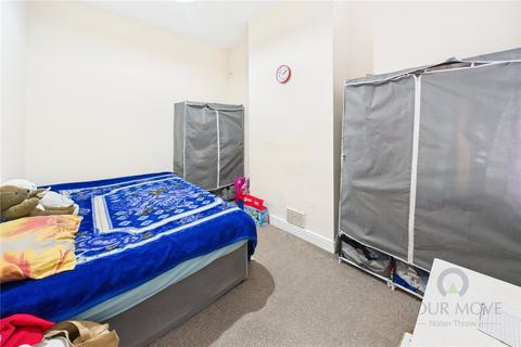 3 bedroom flat to rent, Wycliffe Road, Northamptonshire NN1