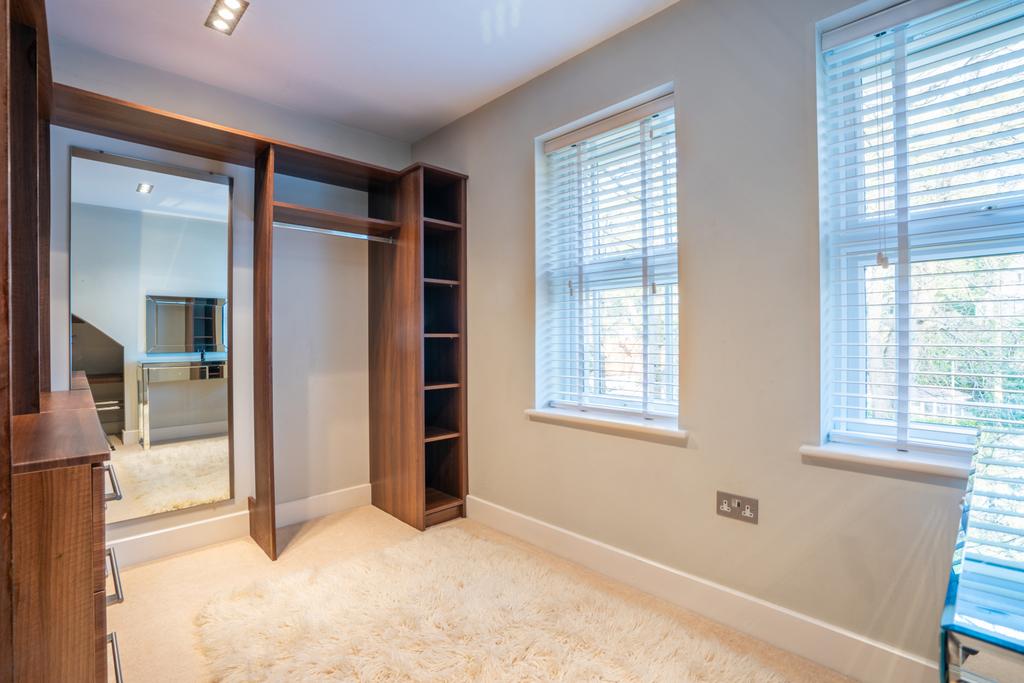 Walk-In Wardrobe