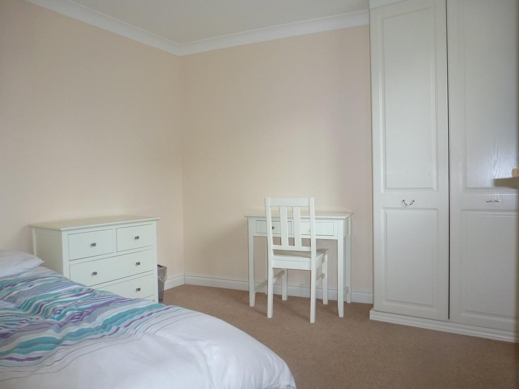 10stockwood 002bed