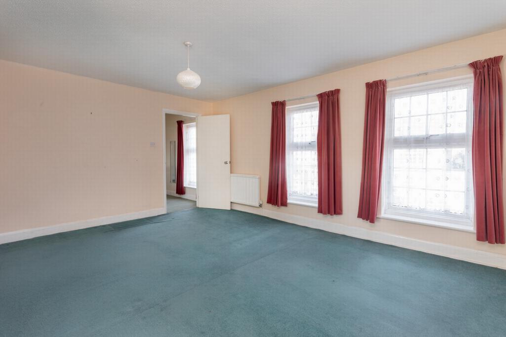 Principal bedroom