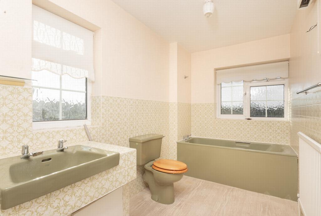 En-Suite bathroom