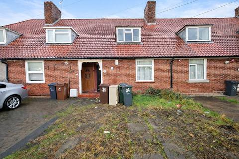 3 bedroom terraced house to rent, Neville Road, Dagenham, RM8