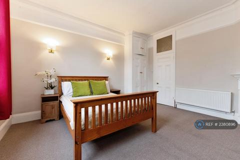 1 bedroom flat to rent, Kingsmead Road, London, SW2