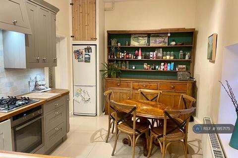 3 bedroom flat to rent, Coombe Street, Bruton, BA10