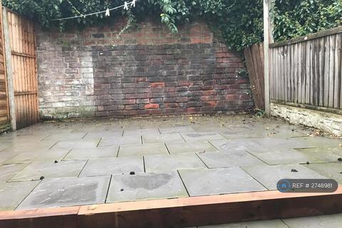 undefined, Field Terrace, Leeds, LS15