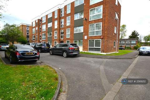 2 bedroom flat to rent, Deborah Close, Isleworth, TW7