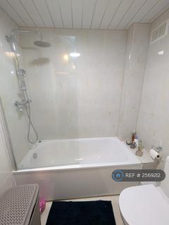 2 bedroom flat to rent, Deborah Close, Isleworth, TW7