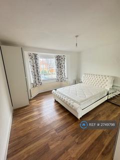 4 bedroom flat to rent, Granville Road, London, N12