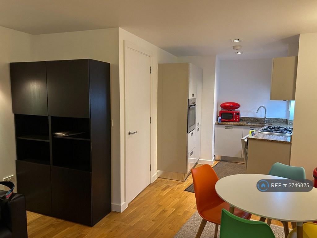 Kitchen Lounge
