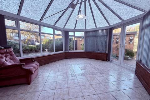 4 bedroom detached house for sale, Oakwood Grove, Warwick