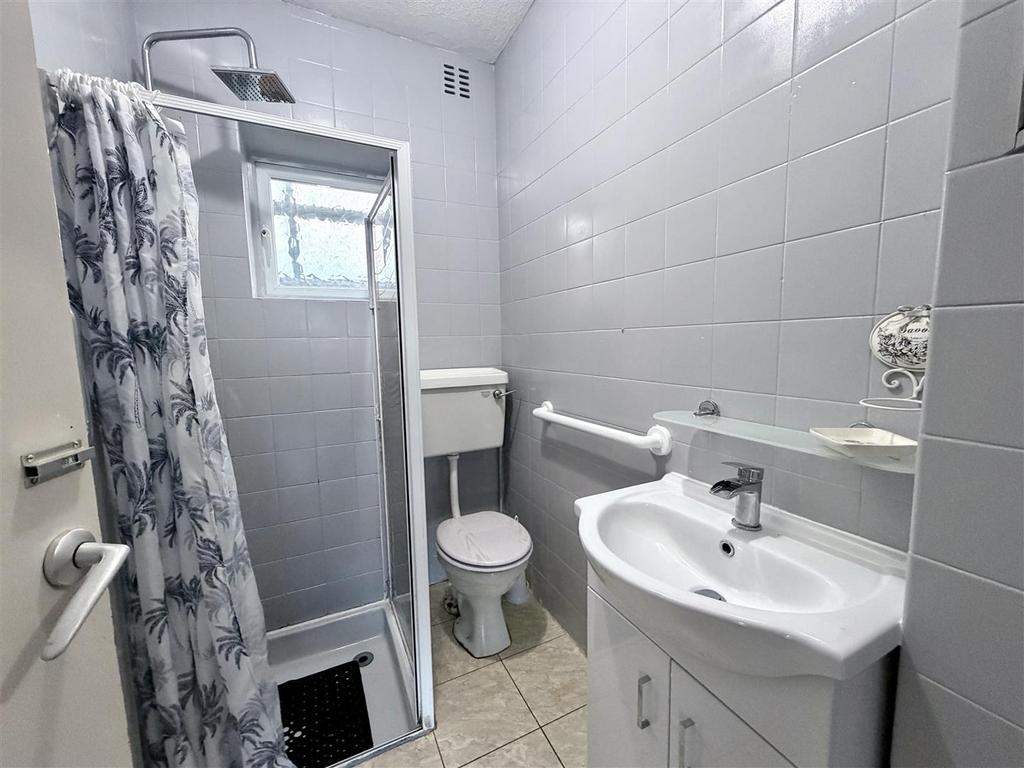 Cloaks/Shower Room