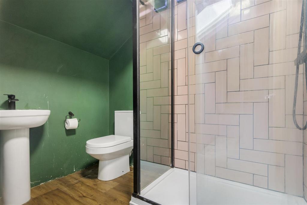 Ensuite shower room
