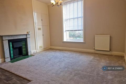1 bedroom flat to rent, St. Georges Square, Lytham St. Annes, FY8