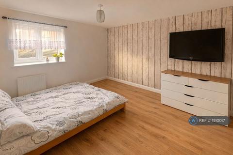 3 bedroom end of terrace house to rent, Miller Road, Bedford, MK42